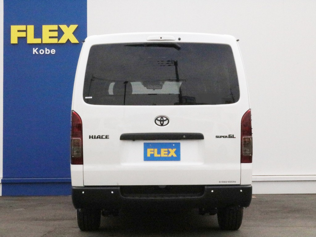 ハイエースをお探しならFLEX神戸店へ！　神戸店の展示車両は勿論、全国のFLEXが保有するハイエースの中から貴方にぴったりの一台をお探し致します。