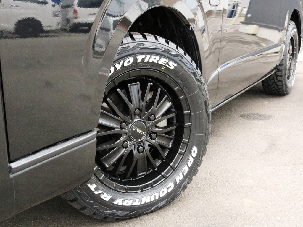 Delf MF01 16インチAWを装着済み！　タイヤは走破性の高いTOYO　オープンカントリータイヤを合わせました。