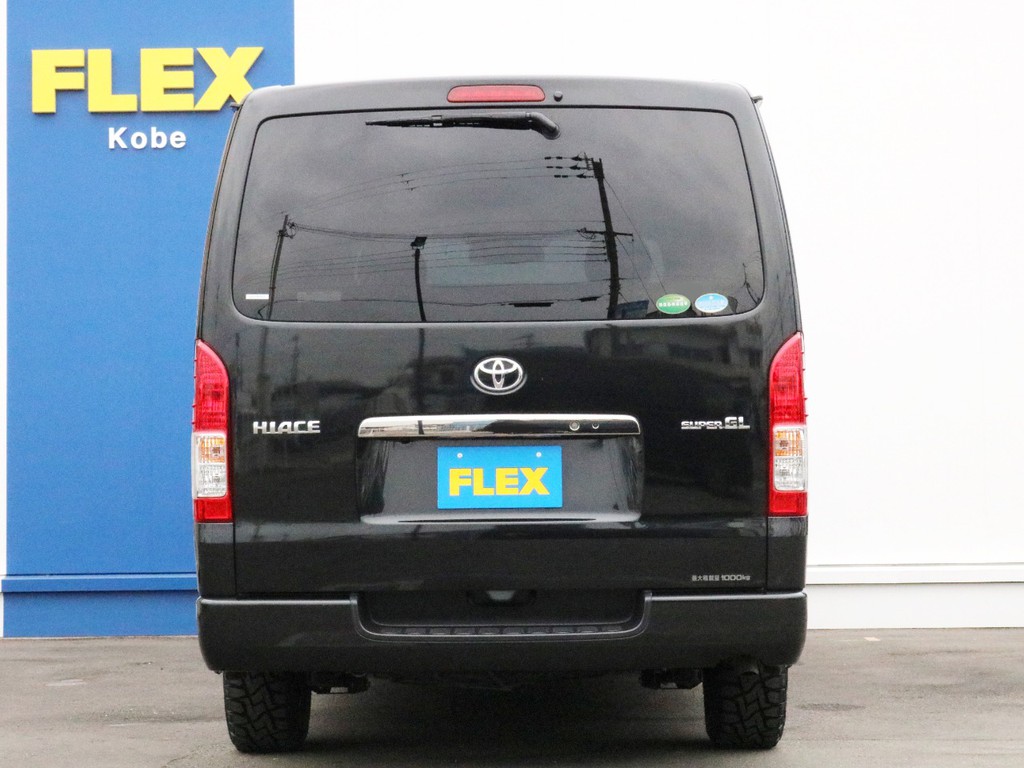 ハイエースをお探しならFLEX神戸店へ！　神戸店の展示車両は勿論、全国のFLEXが保有するハイエースの中から貴方にぴったりの一台をお探し致します！