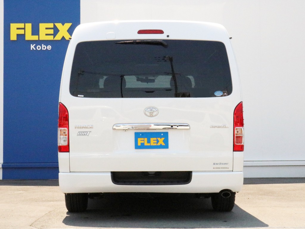 ハイエースをお探しならFLEX神戸店へ！　神戸店の展示車両は勿論、全国のFLEXが保有するハイエースの中から貴方にぴったりの一台をお探し致します！