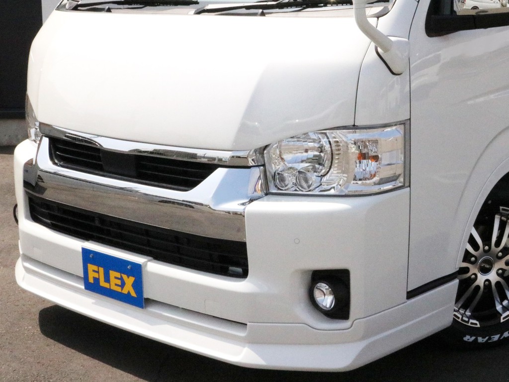 フロントには415コブラ　BY2ボンネット、FLEXデルフィーノラインフロントリップを装着済み！　いつもとは違った雰囲気になります。