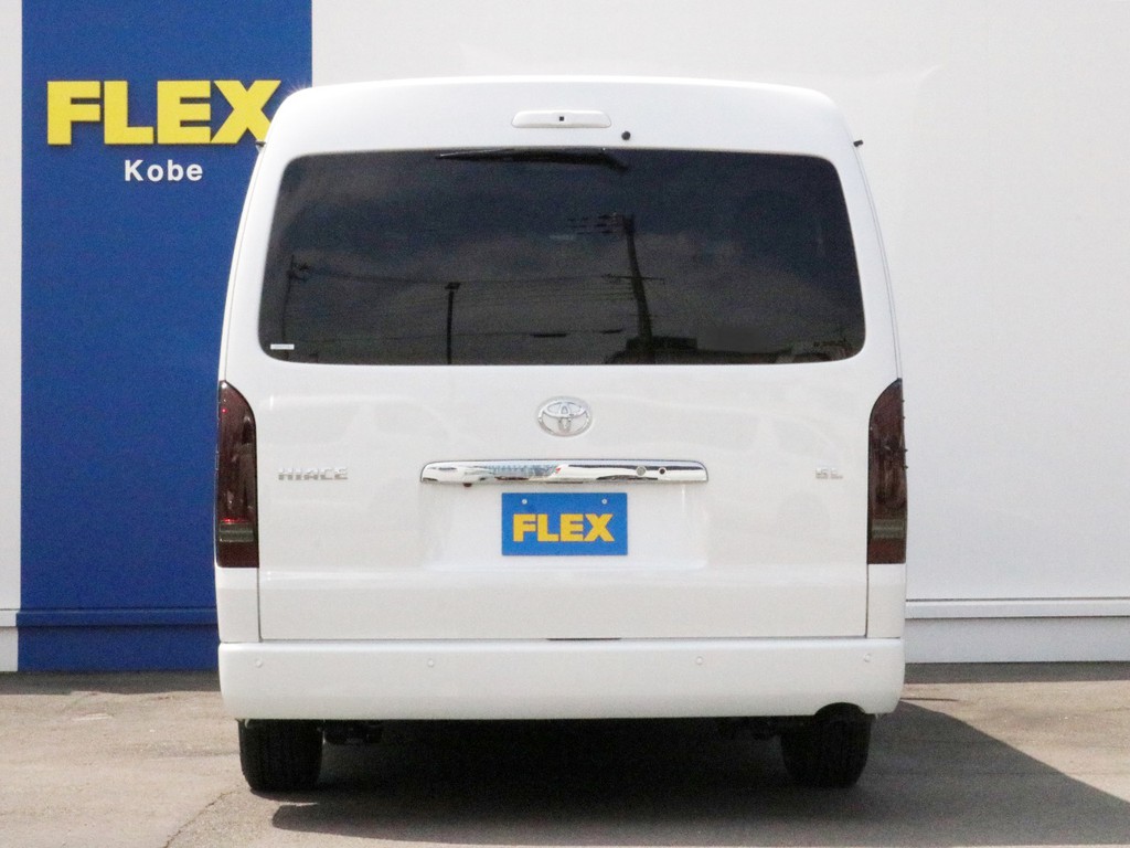 ハイエースをお探しならFLEX神戸店へ！　神戸店の展示車両は勿論、全国のFLEXが保有するハイエースの中から貴方にぴったりの一台をお探し致します！