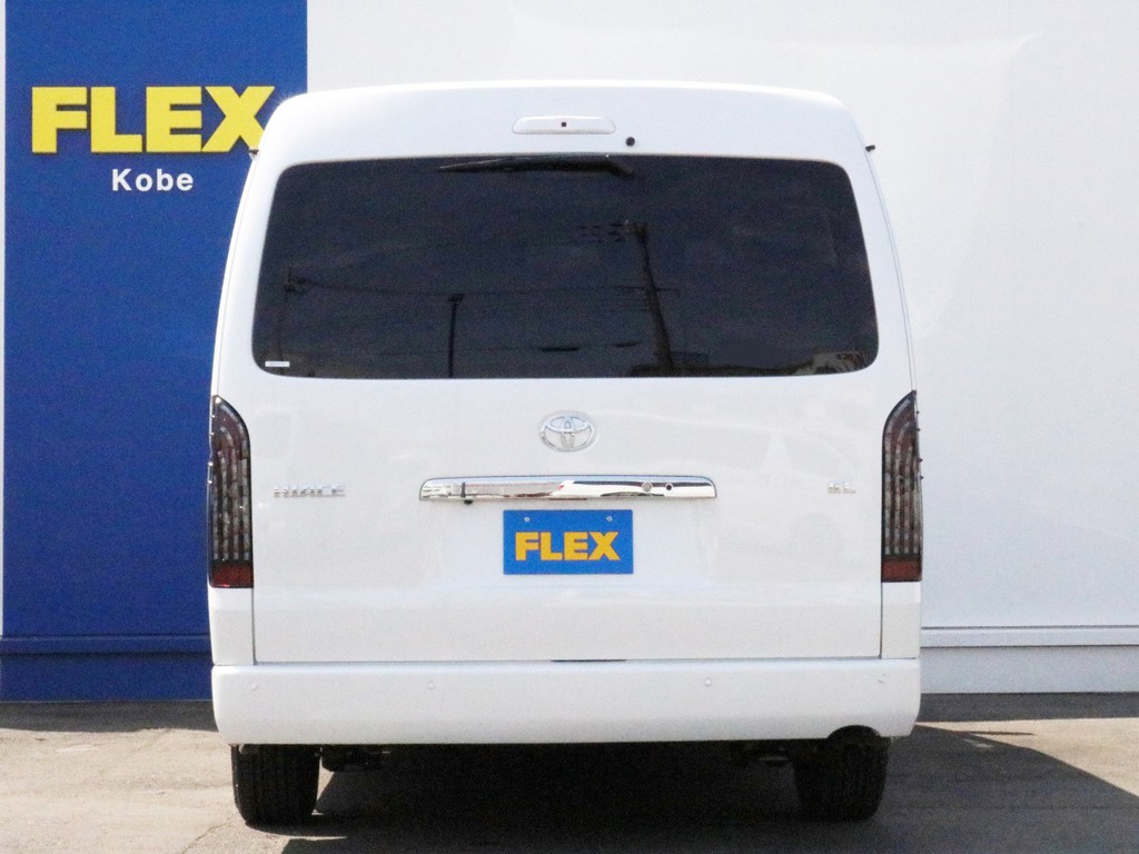 ハイエースをお探しならFLEX神戸店へ！　神戸店の展示車両は勿論、全国のFLEXが保有するハイエースの中から貴方にぴったりの一台をお探し致します！