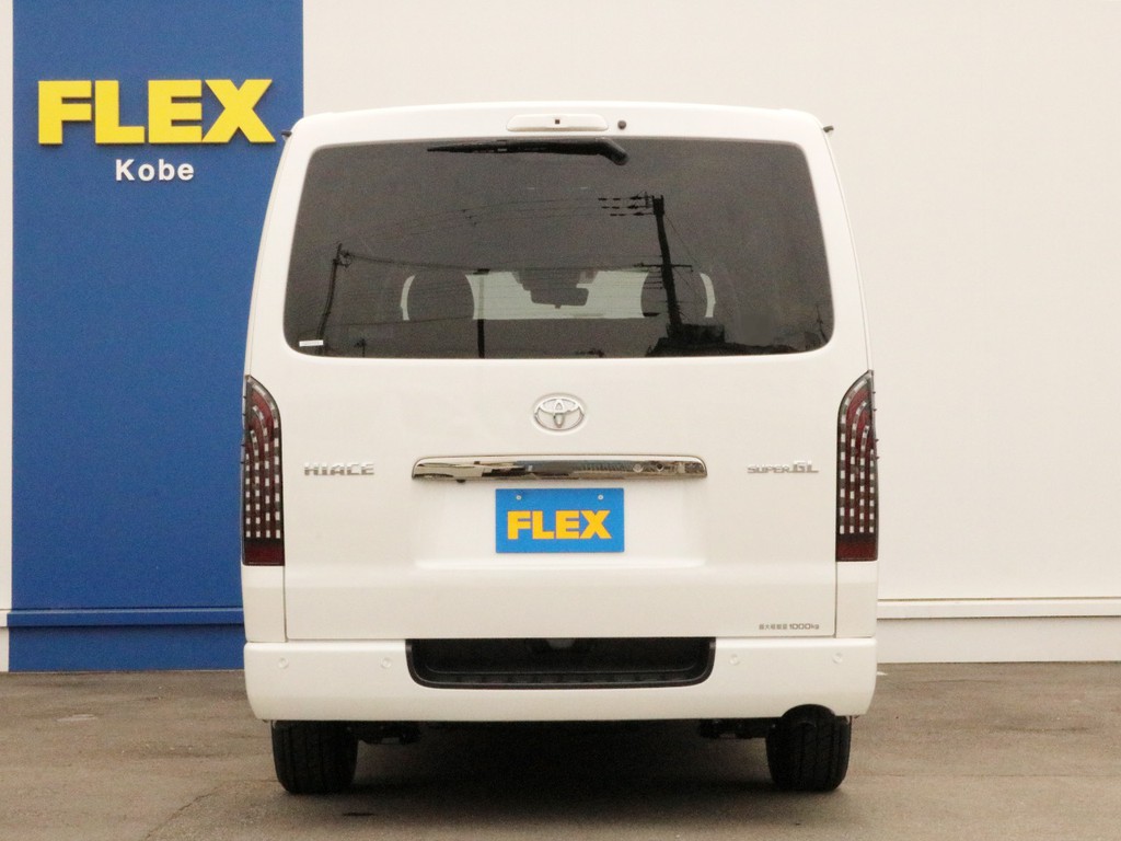 ハイエースをお探しならFLEX神戸店へ！　神戸店の展示車両は勿論、全国のFLEXが保有するハイエースの中から貴方にぴったりの一台をお探し致します！
