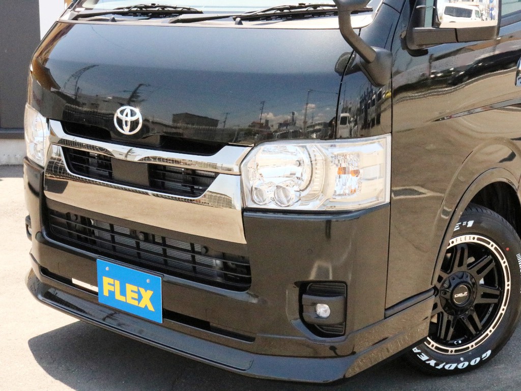 FLEXオリジナルデルフィーノラインフロントリップを装着済み！　フェイス回りが引き締まって見えます。