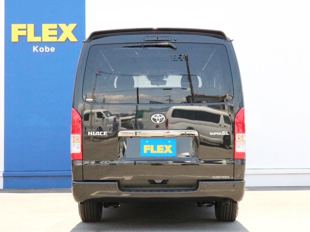 ハイエースをお探しならFLEX神戸店へ！　神戸店の展示車両は勿論、全国のFLEXが保有するハイエースの中から貴方にぴったりの一台をお探し致します！