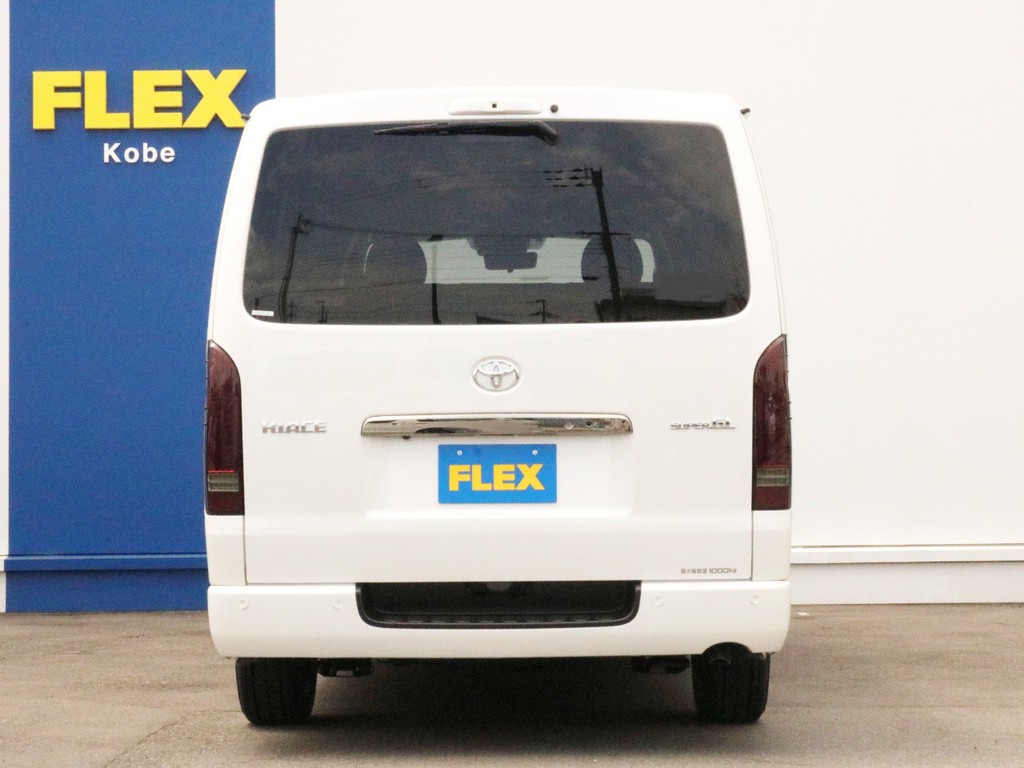 ハイエースをお探しならFLEX神戸店へ！　神戸店の展示車両は勿論、全国のFLEXが保有するハイエースの中から貴方にぴったりの一台をお探し致します！