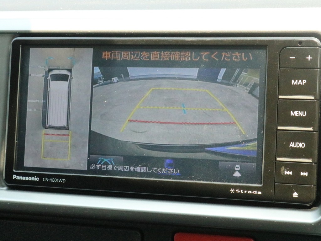 ストラーダSDフルセグナビを搭載！　ナビとしては勿論、オーディオや映像モニターとしてもご活用頂けます。パノラミックビューモニターや、バックカメラの映像はナビモニターに描写されます。