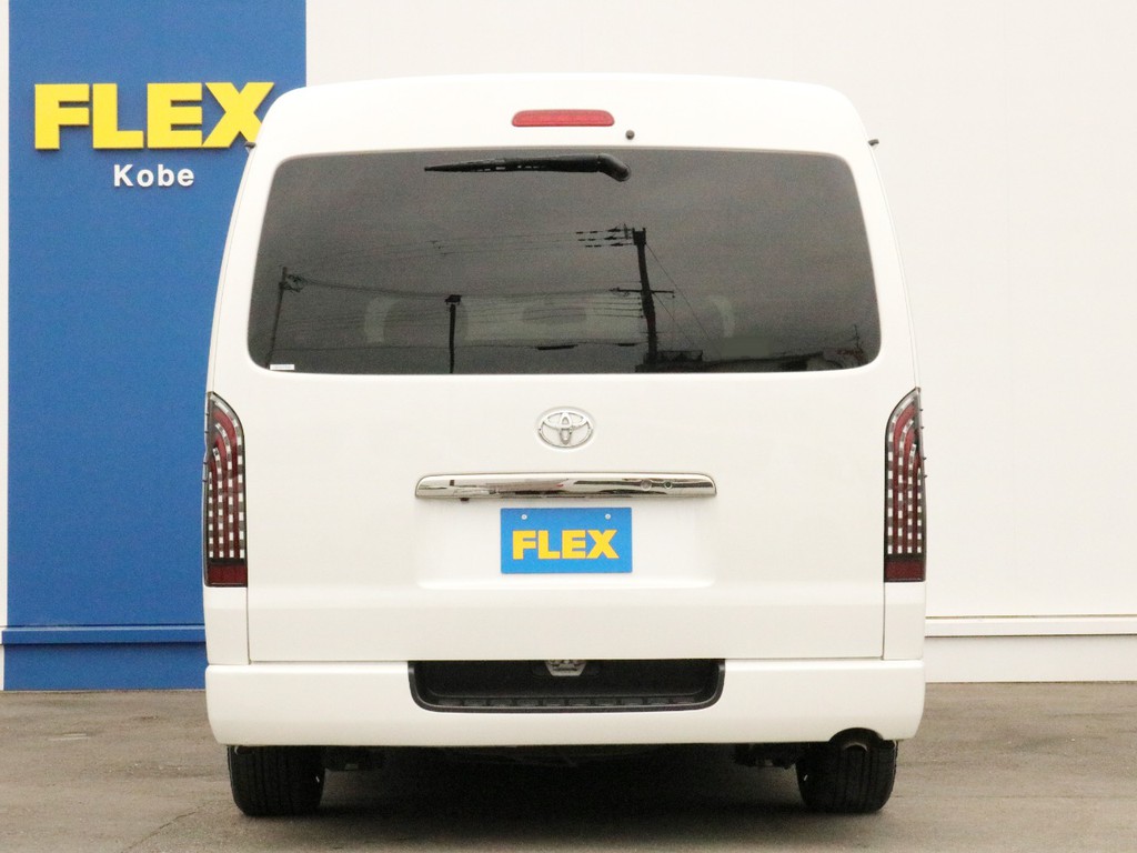 ハイエースをお探しならFLEX神戸店へ！　神戸店の展示車両は勿論、全国のFLEXが保有するハイエースの中から貴方にぴったりの一台をお探し致します！