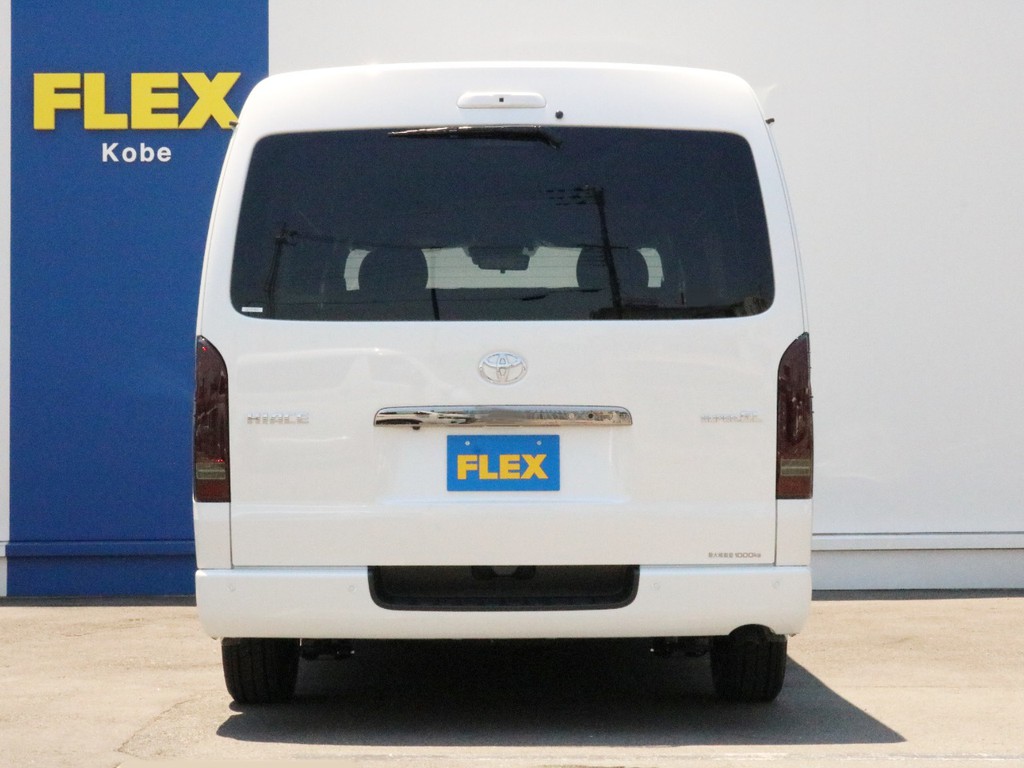 ハイエースをお探しならFLEX神戸店へ！　神戸店の展示車両は勿論、全国のFLEXが保有するハイエースの中から貴方にぴったりの一台をお探し致します！