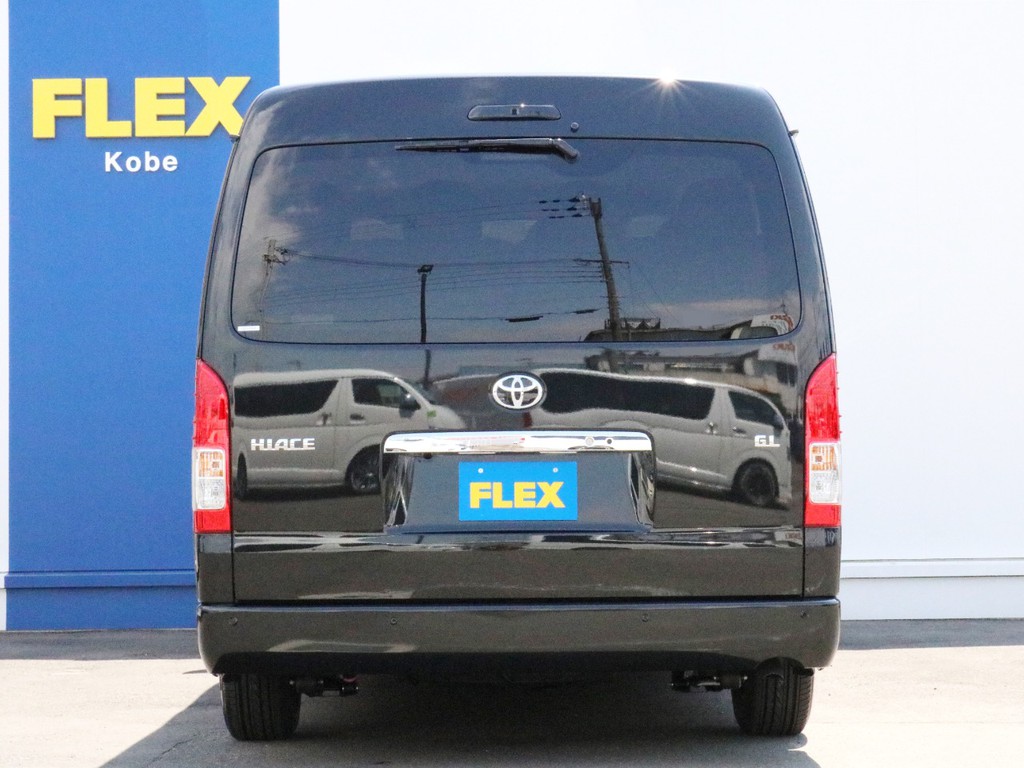 ハイエースをお探しならFLEX神戸店へ！　神戸店の展示車両は勿論、全国のFLEXが保有するハイエースの中から貴方にぴったりの一台をお探し致します！