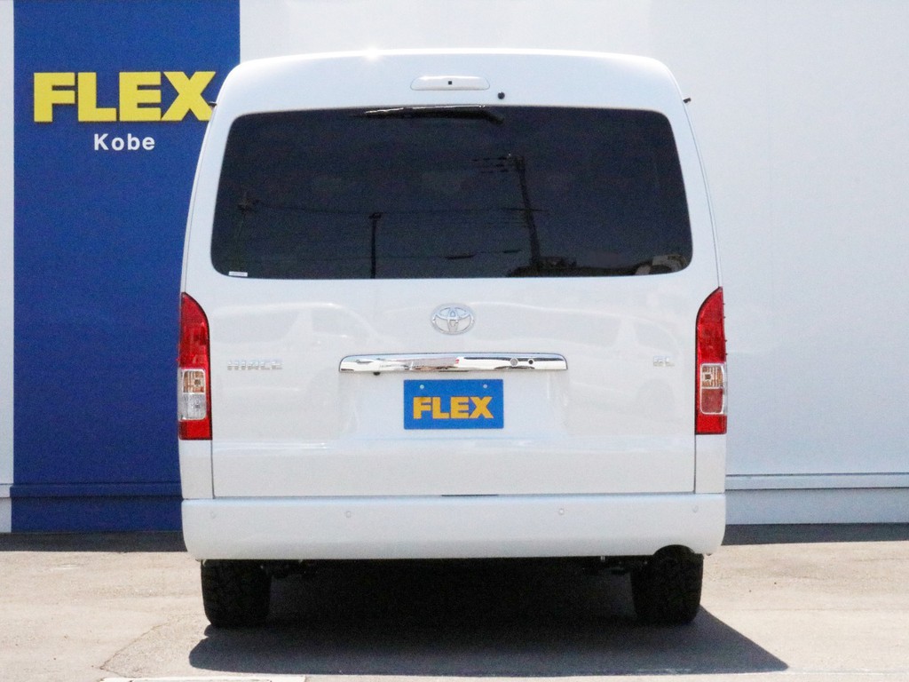 ハイエースをお探しならFLEX神戸店へ！　神戸店の展示車両は勿論、全国のFLEXが保有するハイエースの中から貴方にぴったりの一台をお探し致します！