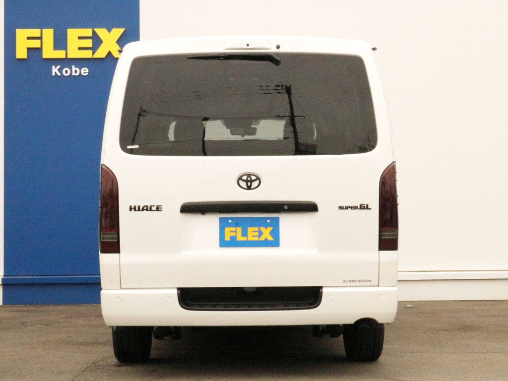 ハイエースをお探しならFLEX神戸店へ！　神戸店の展示車両は勿論、全国のFLEXが保有するハイエースの中から貴方にぴったりの一台をお探し致します！