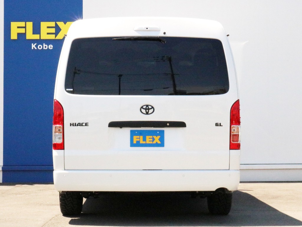 ハイエースをお探しならFLEX神戸店へ！　神戸店の展示車両は勿論、全国のFLEXが保有するハイエースの中から貴方にぴったりの一台をお探し致します！