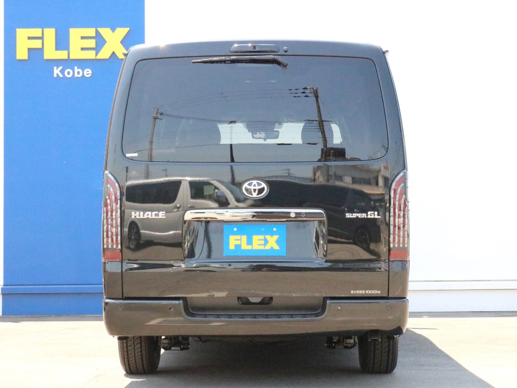 ハイエースをお探しならFLEX神戸店へ！　神戸店の展示車両は勿論、全国のFLEXが保有するハイエースの中から貴方にぴったりの一台をお探し致します！