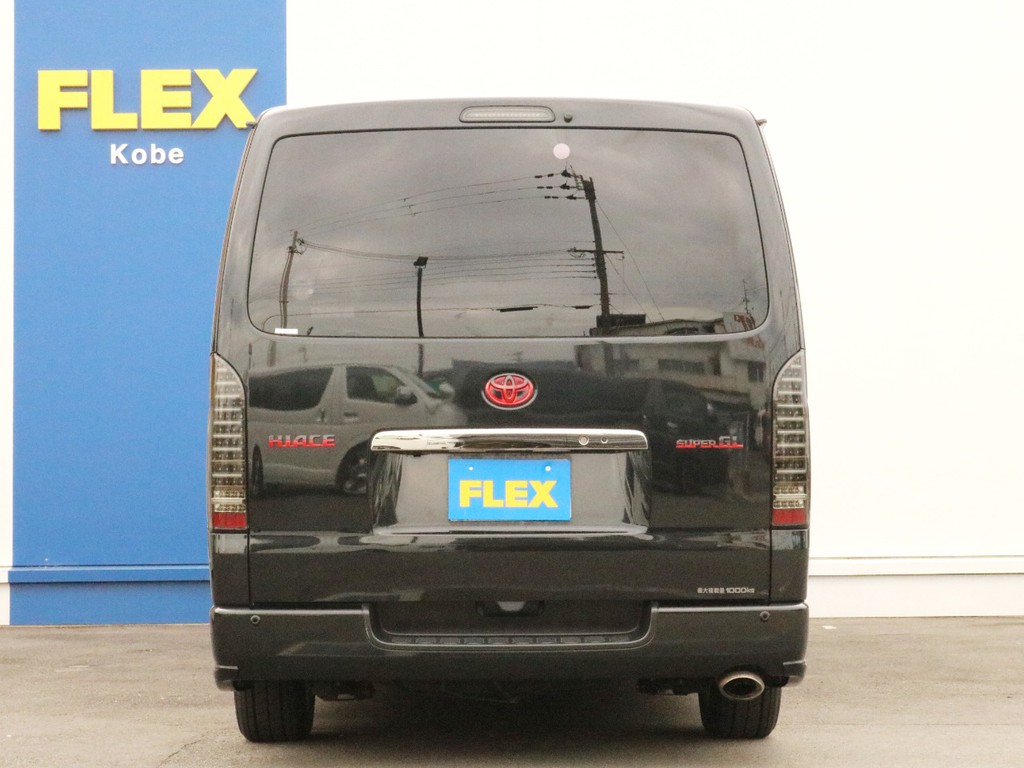 ハイエースをお探しならFLEX神戸店へ！　神戸店の展示車両は勿論、全国のFLEXが保有するハイエースの中から貴方にぴったりの一台をお探し致します！