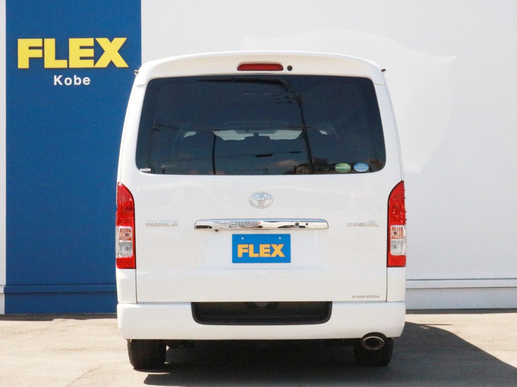 ハイエースをお探しならFLEX神戸店へ！　神戸店の展示車両は勿論、全国のFLEXが保有するハイエースの中から貴方にぴったりの一台をお探し致します！