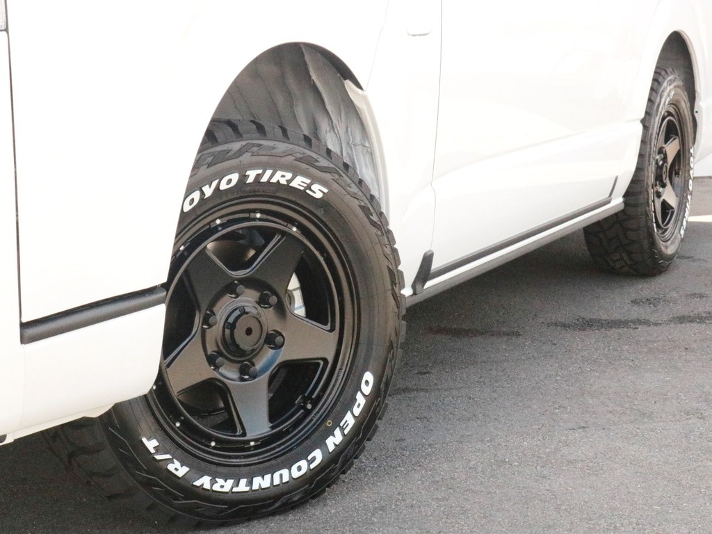 フェニーチェクロスXC5　16インチAWを装着済み！　タイヤはTOYO　オープンカントリータイヤを合わせ、オフロード仕様に仕上げました。