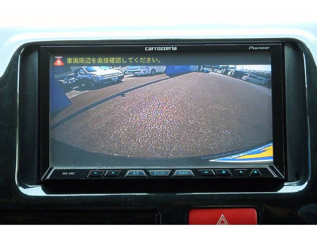 もちろんバックカメラも装備しているので、バックが苦手な方も安心です！