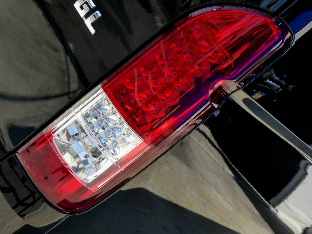 ＬＥＤテールランプは見る者を魅了します！！