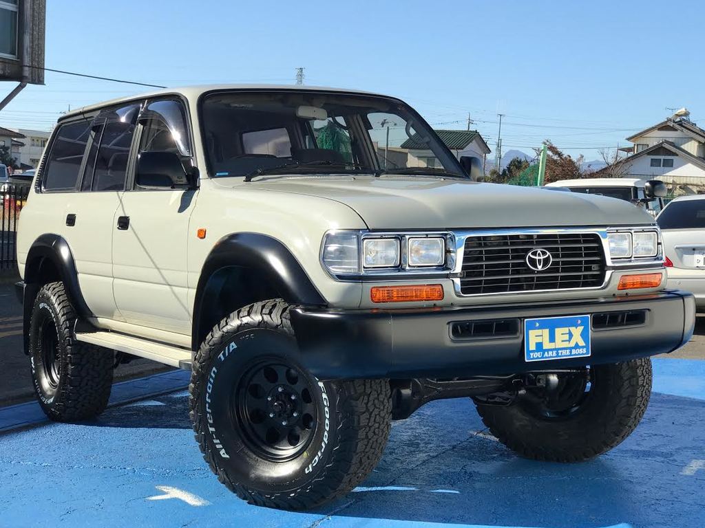 新品パーツ多数オシャレなランクル８０新入庫です☆