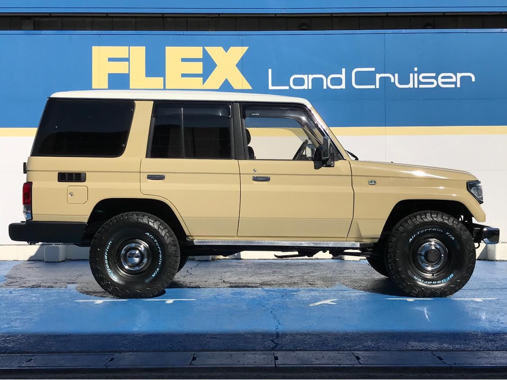 ベージュと白のツートンがオシャレなサイドビュー☆