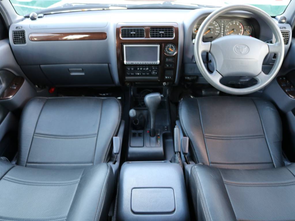 内装グレー基調☆新品ブラックシートカバー☆