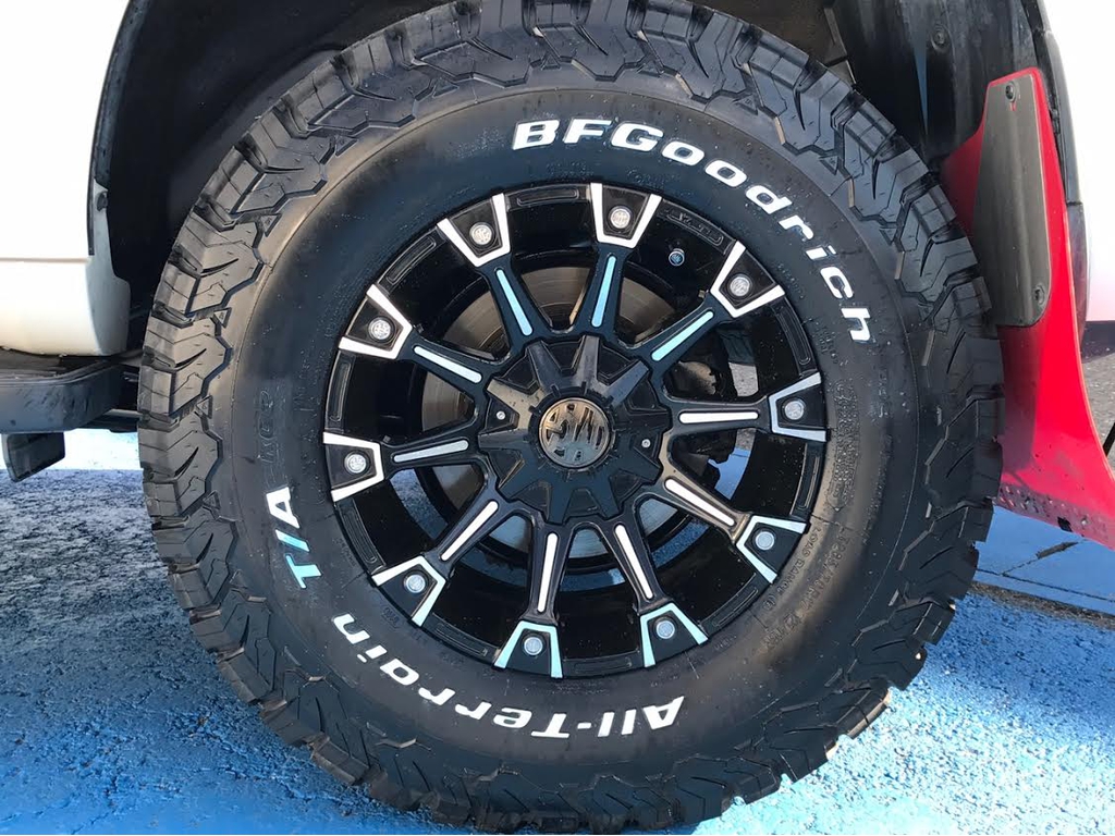 ＭＧ、ＭＯＮＳＴＥＲ１７インチホイール☆新品ＢＦＧ２８５タイヤ☆