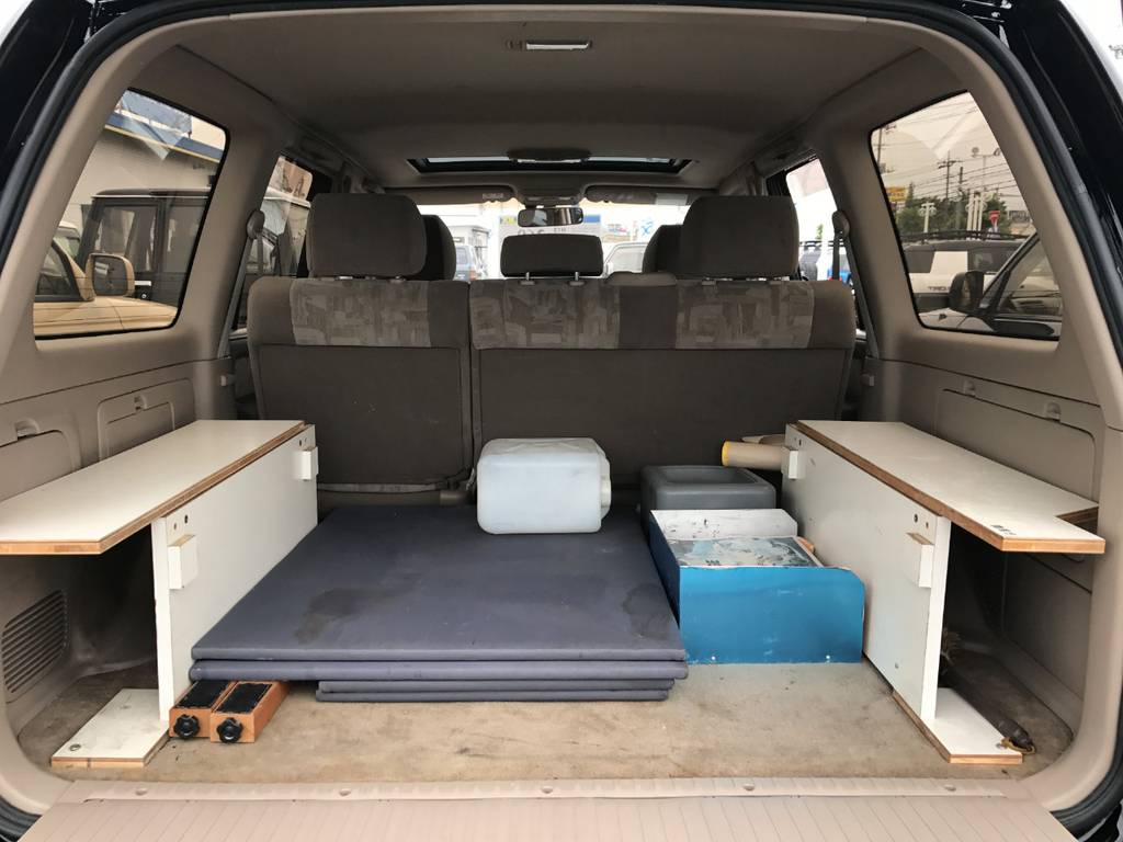 荷室は広々お使いいただけるスペースがございます☆