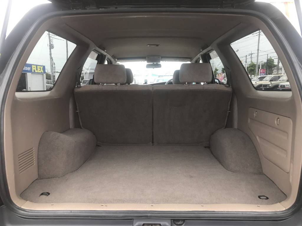 荷室は広々お使い頂けるスペースがございます☆