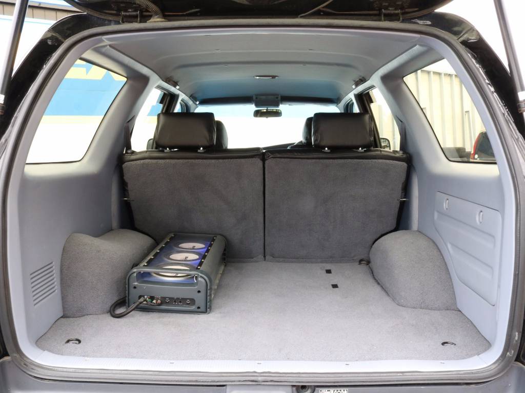 荷室は広々お使いいただけるスペースがございます☆