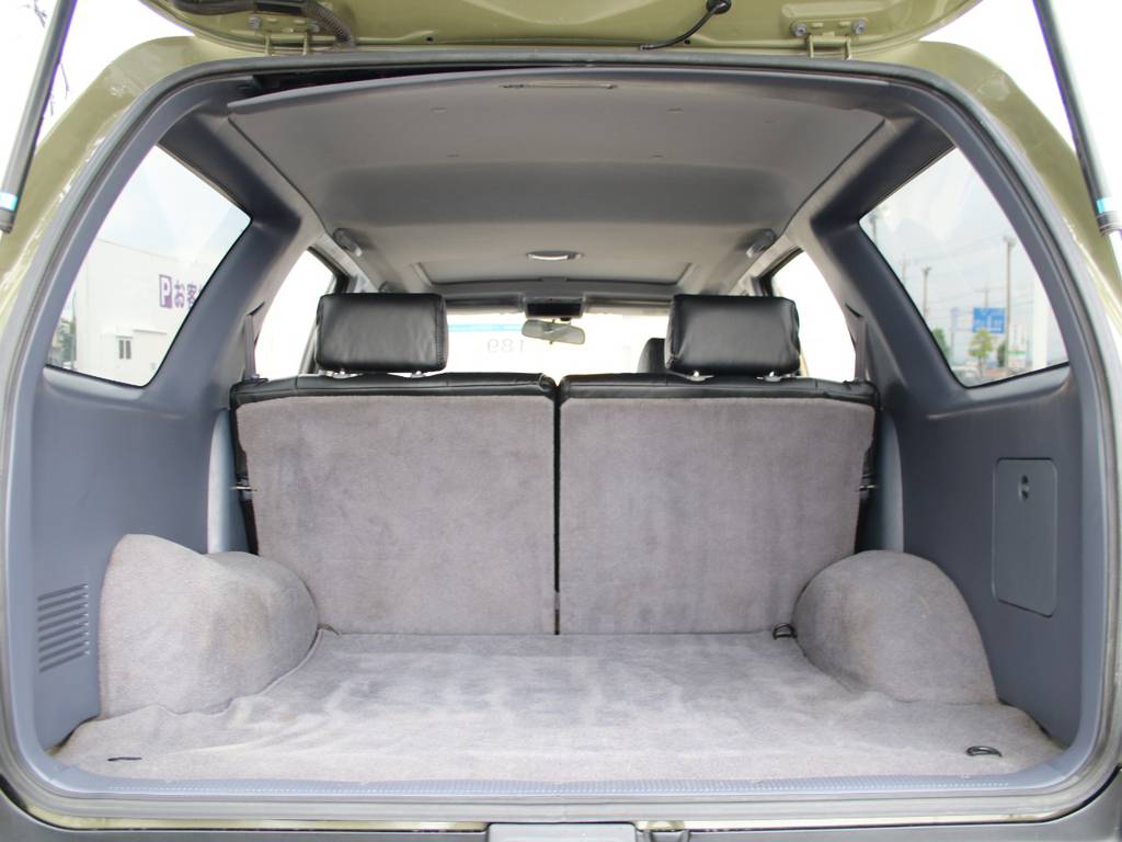 荷室は広々お使いいただけるスペースがございます☆