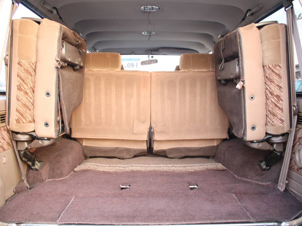 荷室は広々お使い頂けるスペースがございます☆