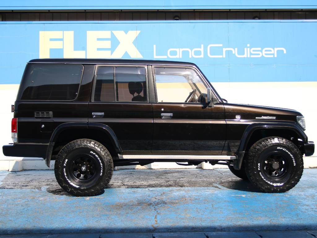 右側面もキレイに保たれております☆