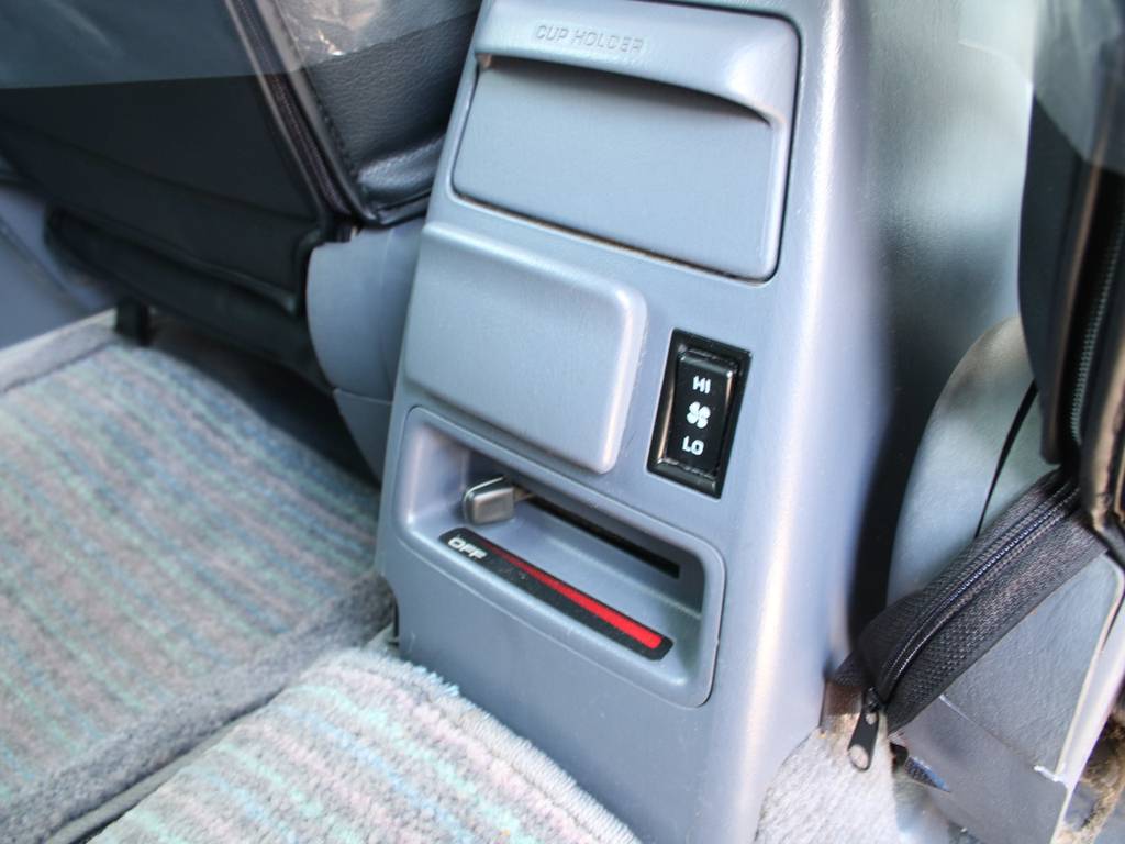 リアヒーター付きです☆