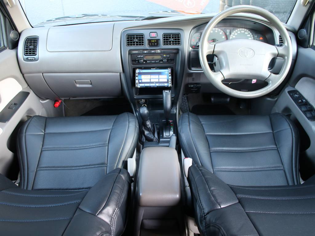 内装グレー基調☆キレイに保たれております☆新品ブラックシートカバー☆