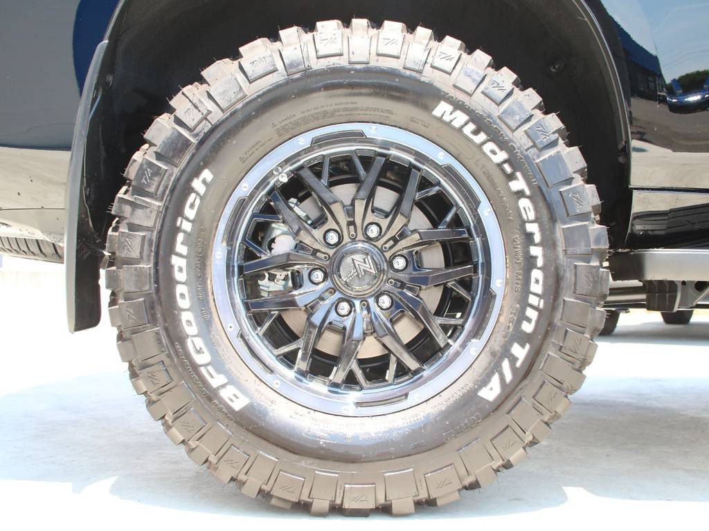 新品ガジェット１７インチＡＷ☆新品ＢＦＧ２８５ＫＭ２タイヤ☆
