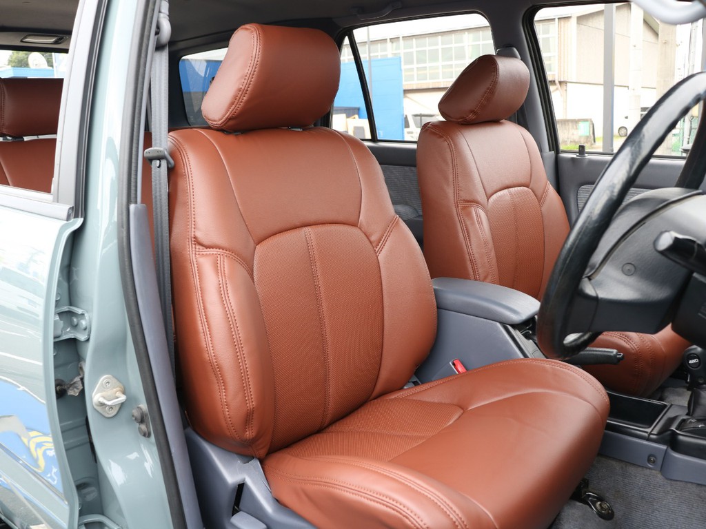 運転席になります☆新品シートカバーを新たに装着☆