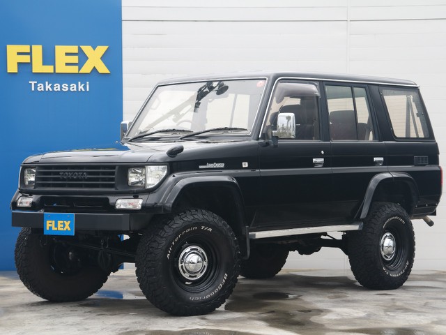 ブラックホールペイント☆低走行１６万キロ☆２インチリフトＵＰ☆社外１６インチAW☆BFGタイヤ☆前後クロカンバンパー☆新品ブラックシートカバー☆フルセグ、Bluetooth対応ナビ☆