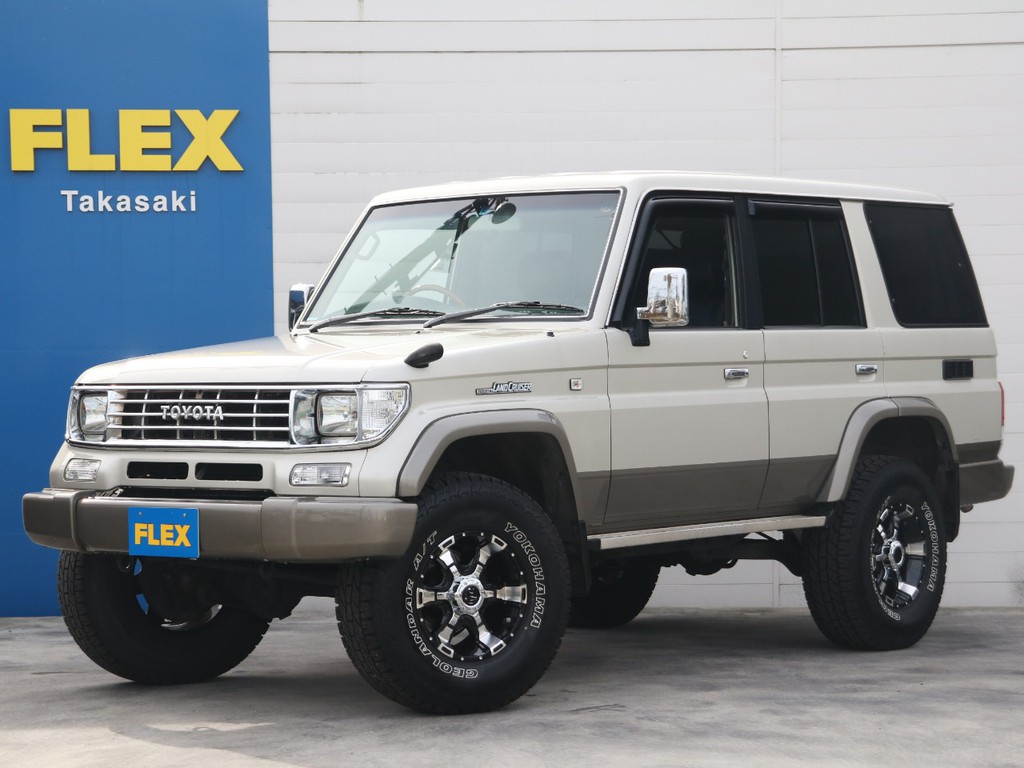 最終型☆トヨタ純正ツートン☆純正車高☆ＭＧヴァンパイア１６インチＡＷ☆ジオランダー２８５タイヤ☆ＥＴＣ付き☆ナルディステアリング☆17.7万キロ時にタイベル交換済み☆