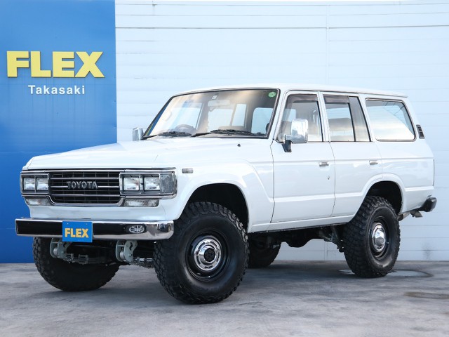 オールペイントＰホワイト☆希少６２Ｖ☆５速ＭＴ☆ＮＯＸ、ＰＭ適合☆後期型☆前後メッキバンパー☆２インチリフトアップ☆ＤＥＡＮ１６インチＡＷ☆ＢＦＧ２５５タイヤ☆前後デフロック☆