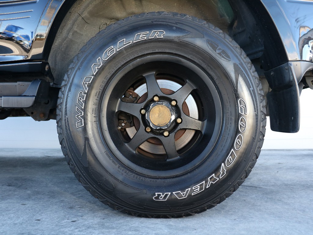 ＥＮＫＥＩ ＢＯＲＧＮＥＲ　ＺＸ １６インチＡＷ☆グッドイヤーラングラー２６５タイヤ☆