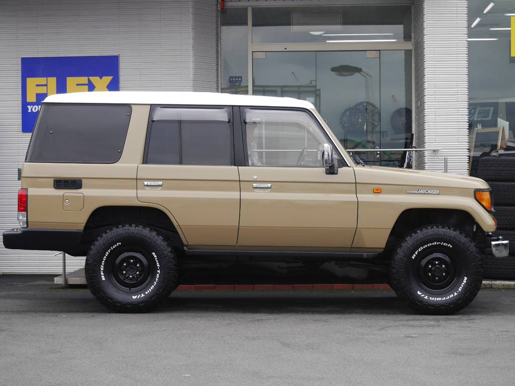 サンドベージュー×天井ホワイトによりレトロプラドの完成です。