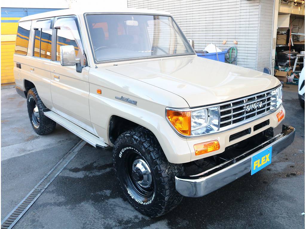 フロントフェイスはグリル　バンパー　レンズ類等々新品パーツになっております！！