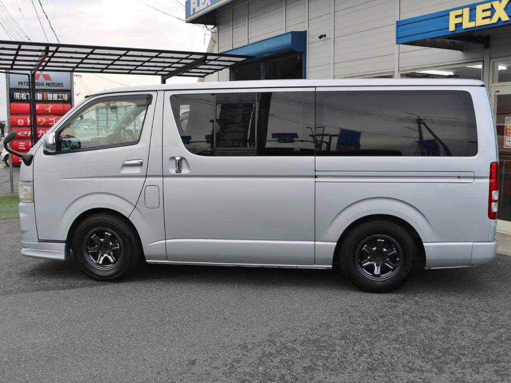 前オーナーさんはプライベート使用だったのでお仕事使用の同程度の車に比べ、内装の状態は良好です！