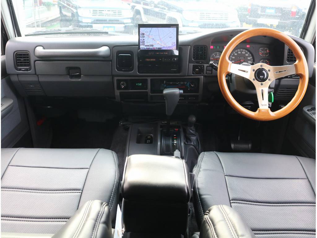 皆さま待望の７８プラド入庫いたしました！！