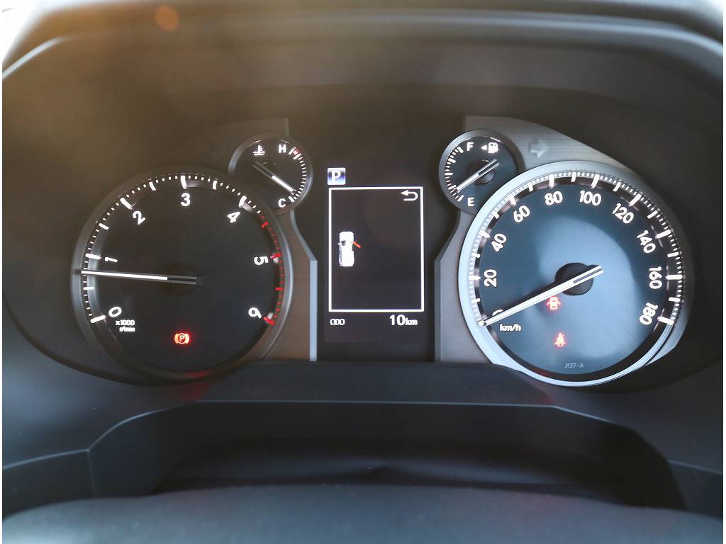 クルーズコントロール、ステアリングスイッチなどがグレードを問わず全車標準装備になったのも嬉しいポイントです！