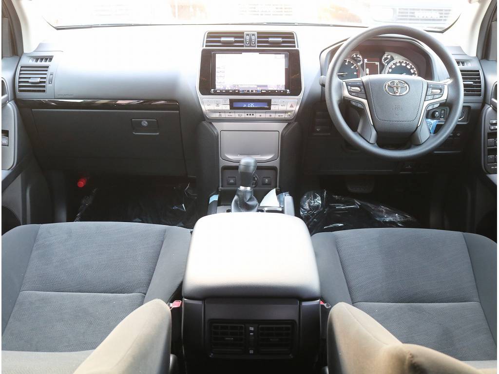皆さま待望の新型150プラド入庫致しました！！