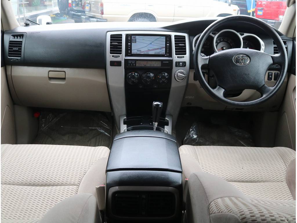 皆さま待望の２１５サーフ入庫致しました！！