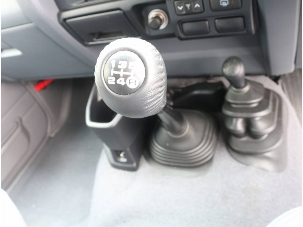５速ＭＴ車輛になっております！！